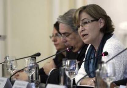 La presidenta de Sareb, Belén Romana (d), durante su intervención en el IV Encuentro sobre la Reforma del Sistema Financiero. EFE/Archivo