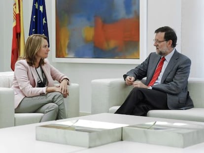Momento del encuentro que han mantenido la presidenta del PP vasco, Arantza Quiroga, y el presidente del Gobierno, Mariano Rajoy.