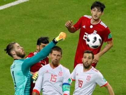 La victoria sobre Irán dejó huellas más inquietantes que el empate con Portugal por la incapacidad de la Roja para gobernar el duelo en ventaja como suele  con el sustento del balón
