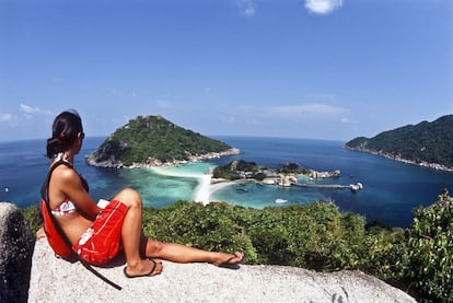 Ko Tao, junto a la cristalina costa del golfo de Tailandia, es uno de los lugares más económicos y accesibles del mundo para aprender a bucear. Sus aguas son cálidas y agradables y el espectáculo submarino no tiene parangón.