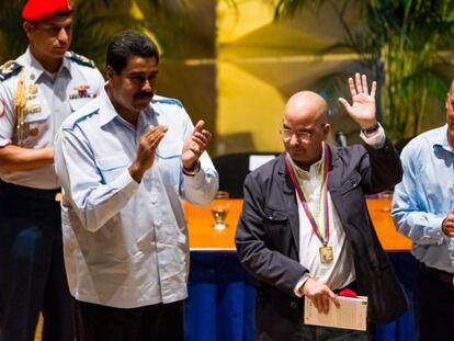 El puertorique&ntilde;o Eduardo Lalo y el presidente de Venezuela, Nicol&aacute;s Maduro.