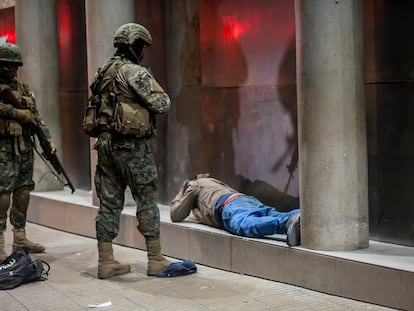 Militares en las calles de Osorno (Chile), durante el estallido social en octubre de 2019.