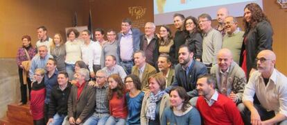 Morera, Ribó y Oltra, en el centro de la fila superior, en la foto de los candidatos al proceso de primarias de Compromís.