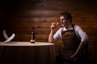 La colaboración entre el chef de Mugaritz y Ron Zacapa presentada en ARCOmadrid aúna dos mundos que tienen mucho en común: el de la cocina de vanguardia y la dedicación que requiere crear el sabor de un ron.