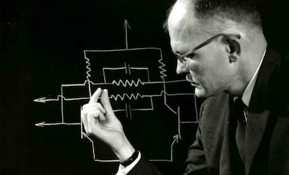 Jack Kilby creó el primer microchip en 1958.