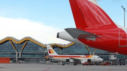 Aviones de Iberia en el aeropuerto Adolfo Su&aacute;rez Madrid-Barajas.