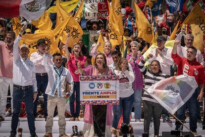 Xóchitl Gálvez es la candidata presidencial de la coalición Frente Amplio por México.