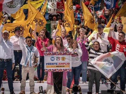 Xóchitl Gálvez es la candidata presidencial de la coalición Frente Amplio por México.