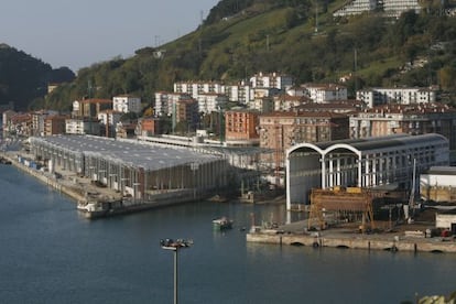 Vista del interior y de la bahía de Pasaia.