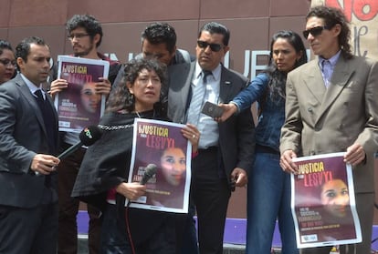 Araceli Osorio en la entrada del tribunal. 