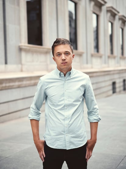 Iñigo Errejón, líder de Más Madrid, junto al Congreso de los Diputados.