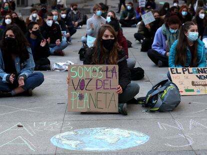 Concentración en Madrid contra la falta de medidas contra el cambio climático el 19 de marzo.