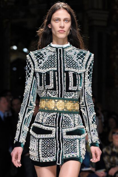 El estilo de Balmain se ha convertido en fuente de inspiración de las cadenas de Fast Fashion.