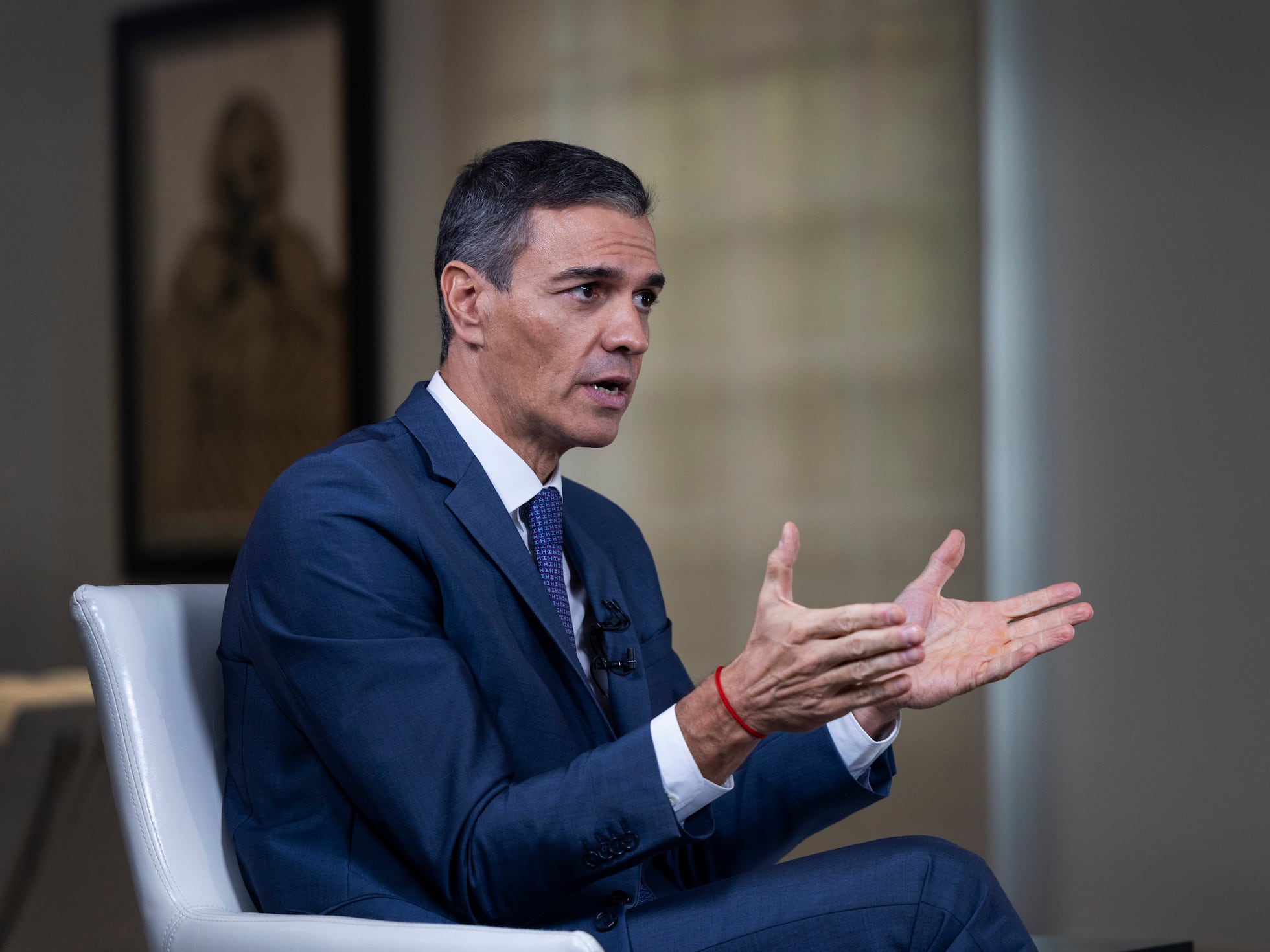 Prime Minister Pedro Sánchez during the interview (in Spanish)