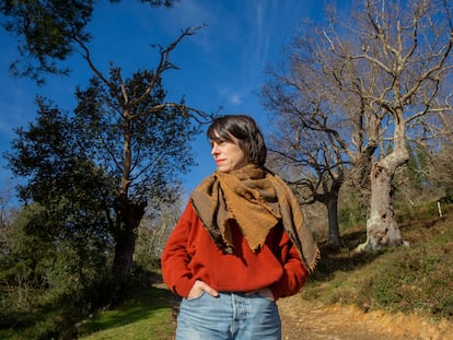 Estibaliz Urresola, en la localización de las colmenas.