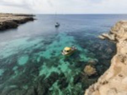 ‘El País Semanal’ se sumerge en aguas de Formentera con Manu San Félix