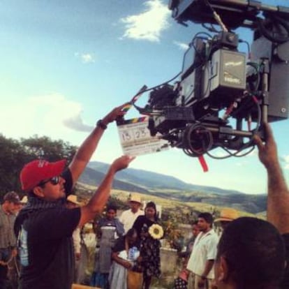 Carlos Muñoz durante uma filmagem