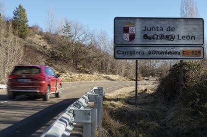 Los peregrinos del Camino de Santiago o quienes conducen por las carreteras provinciales o nacionales de la provincia leonesa están habituados a encontrarse tachados los símbolos o nombres de la Junta. En 2019 varios Ayuntamientos, entre ellos el de la capital, aprobaron mociones para pedir la segregación de la provincia.