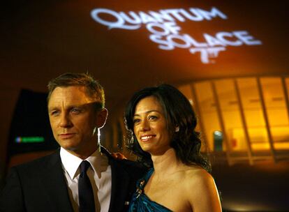 Daniel Craig y su esposa asisten al estreno, anoche, del filme en el Palacio de las Artes de Valencia.