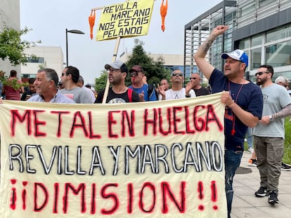 Manifestantes en una concentración del sector metal en Santander.