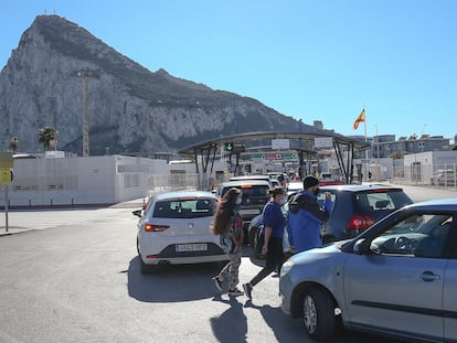 Cars wait in line at Spain's border with Gibraltar on Wednesday.