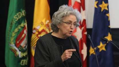 La periodista Soledad Gallego-Díaz en una conferencia de entrega de diplomas a los alumnos del máster de Periodismo UAM-EL PAÍS.