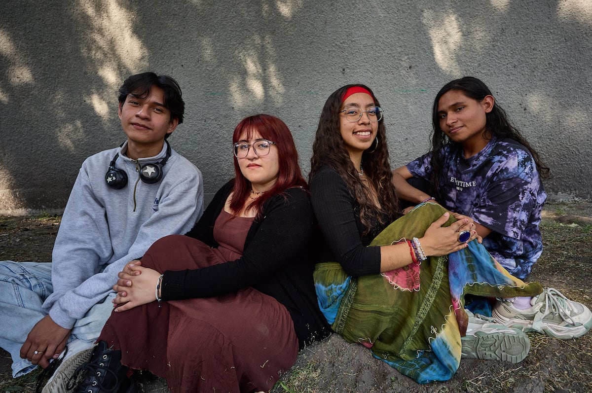 Mexico's Generation Z is growing up with precariousness, uncertainty and political distrust. And social media is their primary source of information