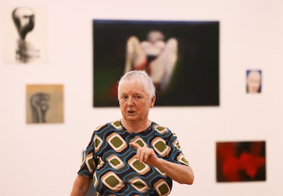 La artista suiza Miriam Cahn, durante la inauguración de una retrospectiva de sus obras en Siegen (Alemania), en junio de 2022.