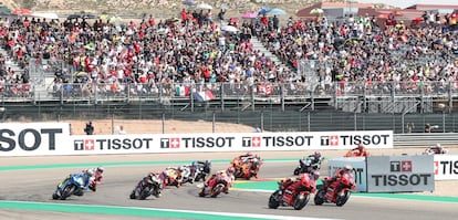 Inicio de la carrera de MotoGP en Alcañiz, que acogió a 13.578 espectadores.