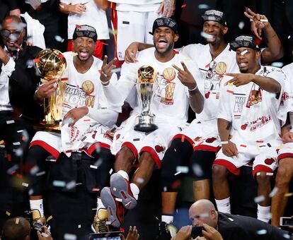 Wade, James, Bosh y Cole celebran el título de 2013.