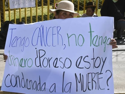 Pessoas com câncer se manifestam por melhores tratamentos em La Paz (Bolívia)