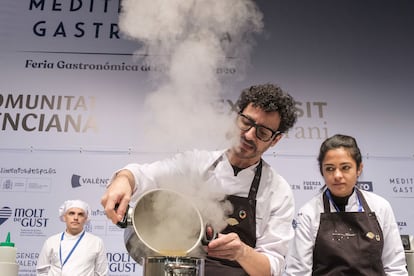 El chef Raül Balam Ruscalleda, durante la presentación de su menú acorde a los ODS, en la feria Mediterránea Gastrónoma de Valencia.