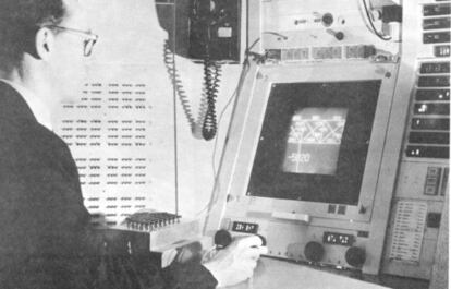 Ivan Sutherland opera amb el sistema Sketchpad als anys seixanta.