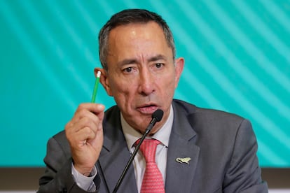 Ricardo Roa habla en una rueda de prensa en Bogotá (Colombia), el 18 de noviembre de 2024.