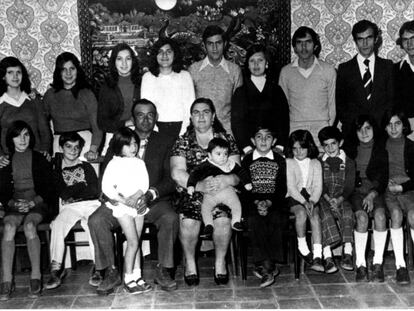 La familia de Francisco Troncoso y Dolores Guisado, con 18 hijos, Premio Nacional de Natalidad de 1976.