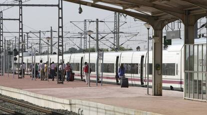 Tren de alta velocidad en la estación de Ciudad Real, en la línea Madrid-Sevilla.