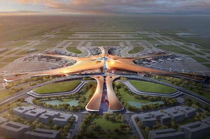 O maior aeródromo do mundo, o Aeroporto Internacional de Daxing, será na capital da China e espera-se que em algum momento transportem mais de cem milhões de passageiros por ano. No entanto, esse outro projeto póstumo de Hadid foi criticado justamente porque se estima que sua capacidade poderá em breve revelar-se insuficiente. O que é menos questionável é sua estética cuidadosa, pela qual foi batizada como "a estrela do mar".