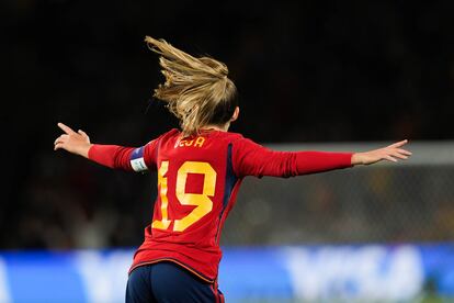 La jugadora española Olga Carmona celebra un gol durante la final del Mundial frente a Inglaterra.