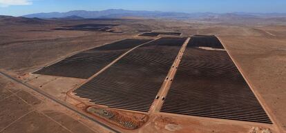 Vista del parque solar fotovoltaico El Romero de Acciona en Chile, el m&aacute;s grande de Latinoam&eacute;rica.