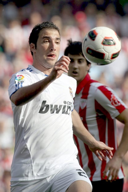 Gonzalo Higuaín ha vuelto al once inicial tras ser operado de una hernía en enero.