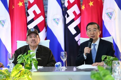 Daniel Ortega y Yang Zhen