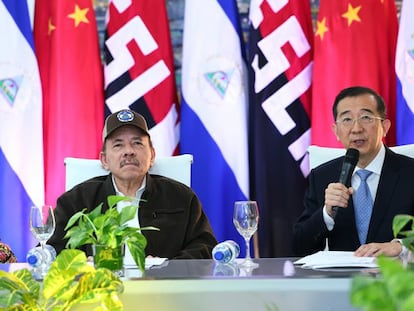 Daniel Ortega y Yang Zhen