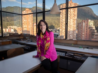 María Elvira Madriñán, presidente de la fundación Rogelio Salmona, durante una entrevista con EL PAÍS, en Bogotá, el pasado 4 de abril.