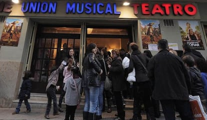 Reapertura del cine Unión Musical en Llíria en enero de 2012.
