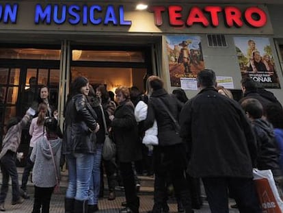 Reapertura del cine Uni&oacute;n Musical en Ll&iacute;ria en enero de 2012.