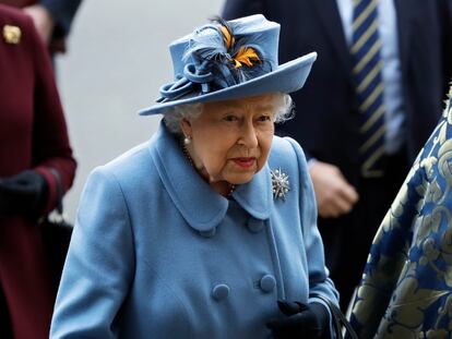 Isabel II de Inglaterra acude a la misa en honor de la Commonwealth en la Abadía de Westminster Abbey, el pasado 9 de marzo en Londres.