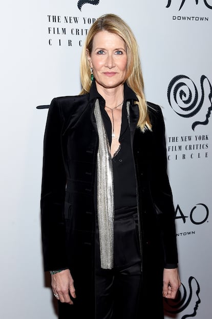 Laura Dern. Ganadora del Globo de Oro por su papel de reparto en Historia de un matrimonio, se decantó por su melena rubia con raíces la noche del martes en Nueva York.