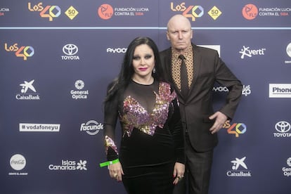 Fangoria, el dúo formado Nacho Canut y la cantante Alaska, que ha llevado un vestido negro y lentejuelas en el pecho.