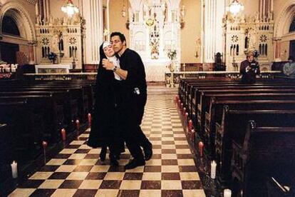 John Turturro, durante el rodaje de su musical <i>Romance and cigarettes.</i>