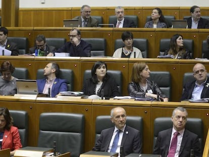 Imagen de archivo de un pleno ordinario en el Parlamento vasco.